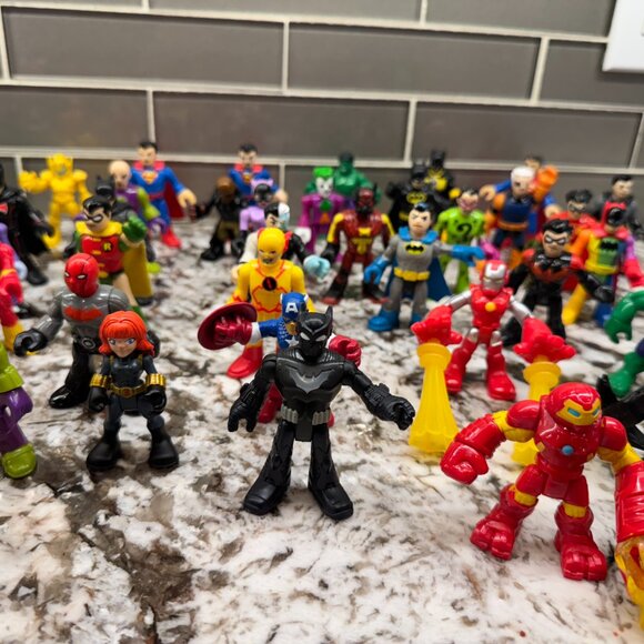 monster jam marvel 1:64 – Parkway Presents 64 Marvel Figurines